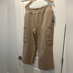 Sage Women’s Cargo Pant- Large- Tan- Inseam 25”